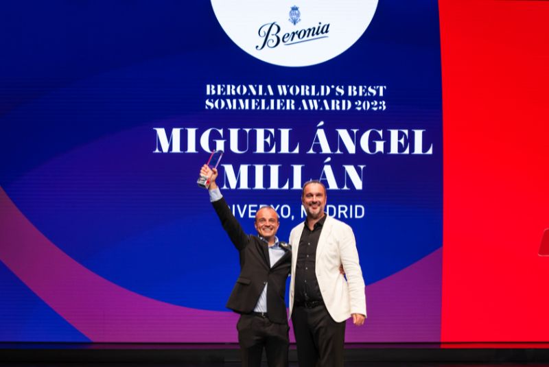 W50BR23-sommelier-Miguel-Angel-Millan
